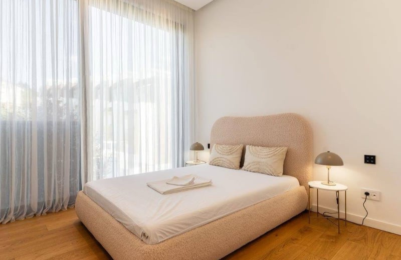 Vermietung einer wunderschönen, geräumigen 3-Zimmer-Wohnung, 107 m², Stadtteil Dedinje, Belgrad, Serbien